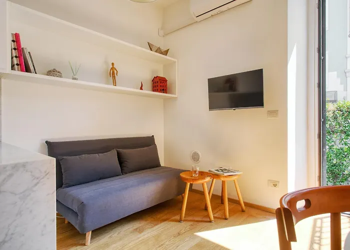 Just Urban - 1br With Outdoor Space - 10 Min Duomo By Tram