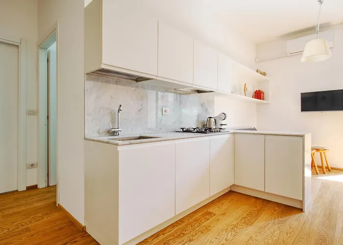 Just Urban - 1br With Outdoor Space - 10 Min Duomo By Tram