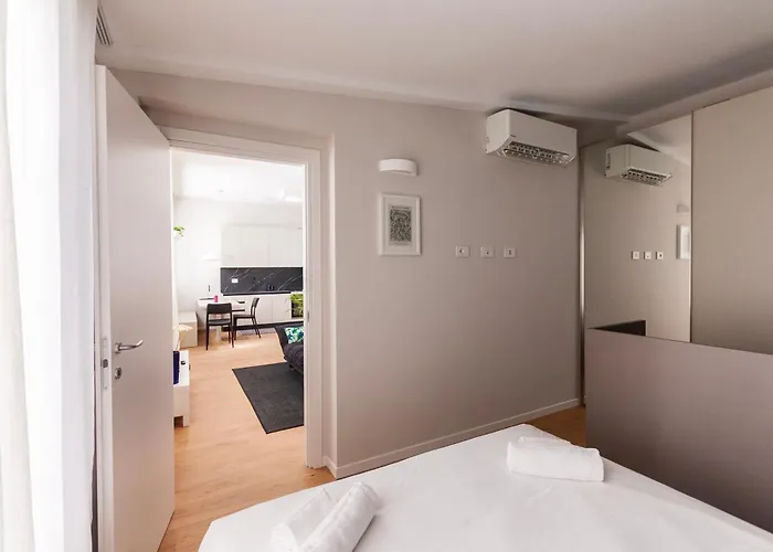 Youhosty - Zanella 68 Apartament *