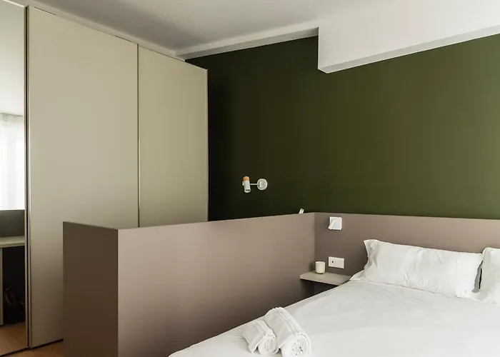 Youhosty - Zanella 68 * Milano