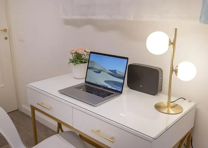 アパート Laru Porta Romana 5 Minutes From The Subway ミラノ