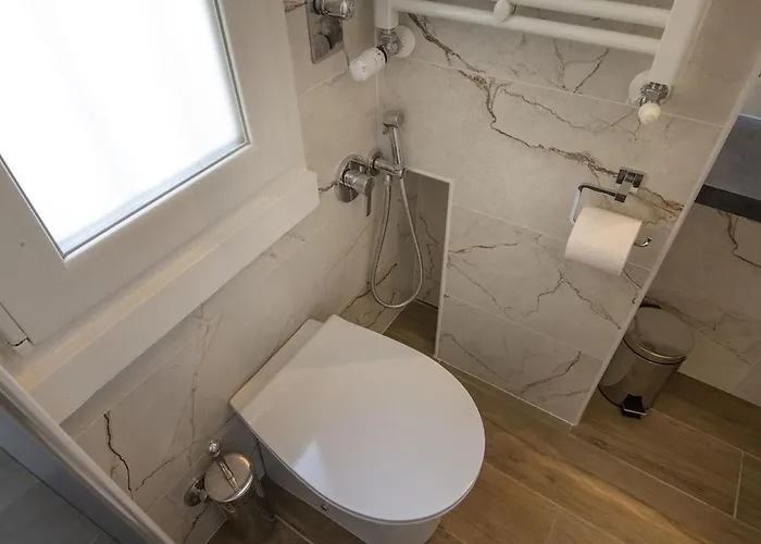 Laru Porta Romana 5 Minutes From The Subway