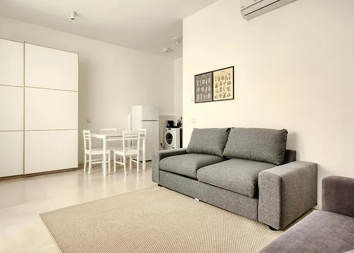 Just Urban - Modern Navigli - Metro M2 *