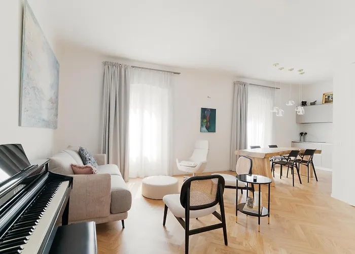 Porta Venezia - Castaldi - Repubblica Trilocale Di Lusso Lägenhet *