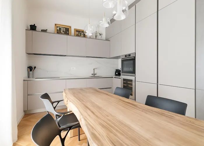 Lägenhet Porta Venezia - Castaldi - Repubblica Trilocale Di Lusso