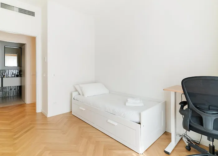 Porta Venezia - Castaldi - Repubblica Trilocale Di Lusso Lägenhet