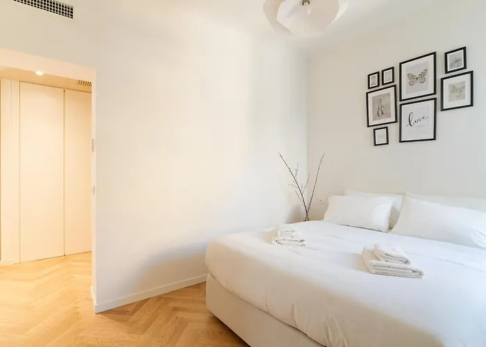 Porta Venezia - Castaldi - Repubblica Trilocale Di Lusso Lägenhet *