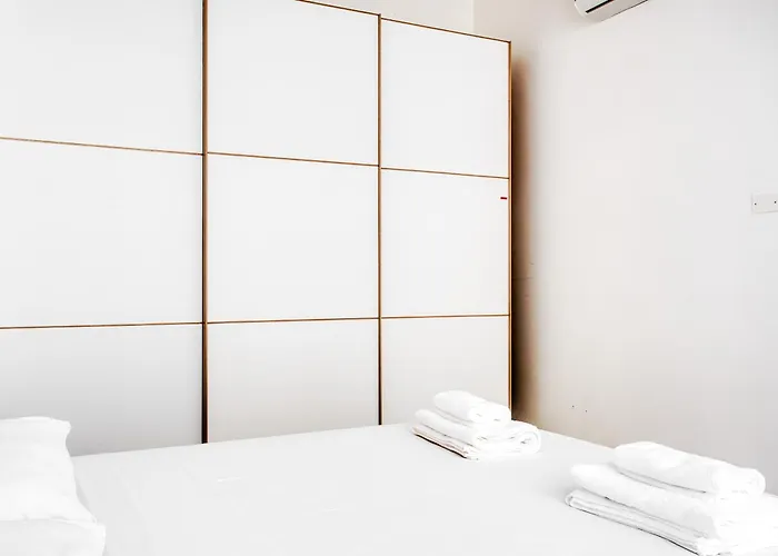 Just Urban - Bright Renovated 1-br Near Navigli & Metro M2 아파트 *