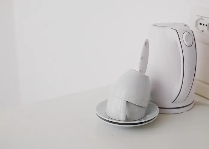 شقة Just Urban - Bright Renovated 1-br Near Navigli & Metro M2 ميلان