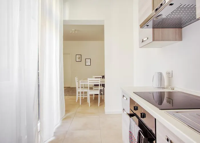 아파트 Just Urban - Bright Renovated 1-br Near Navigli & Metro M2 밀라노