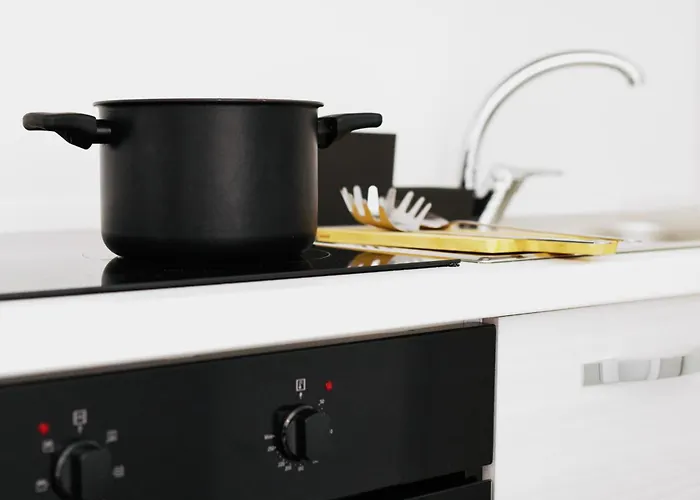 شقة Just Urban - Bright Renovated 1-br Near Navigli & Metro M2