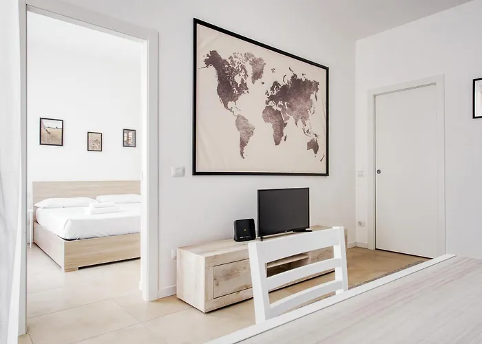 아파트 Just Urban - Bright Renovated 1-br Near Navigli & Metro M2 밀라노