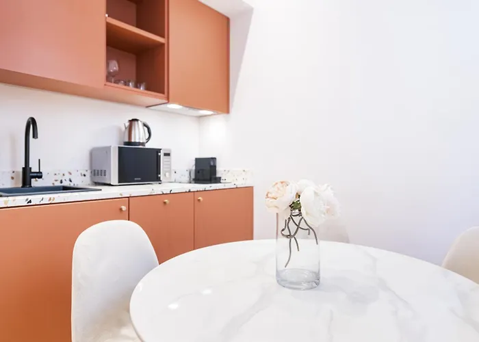 Апартаменты Easylife - - Borgonuovo 4 S - Centro Storico *