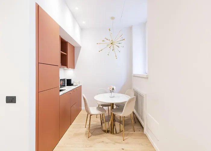 Easylife - - Borgonuovo 4 S - Centro Storico