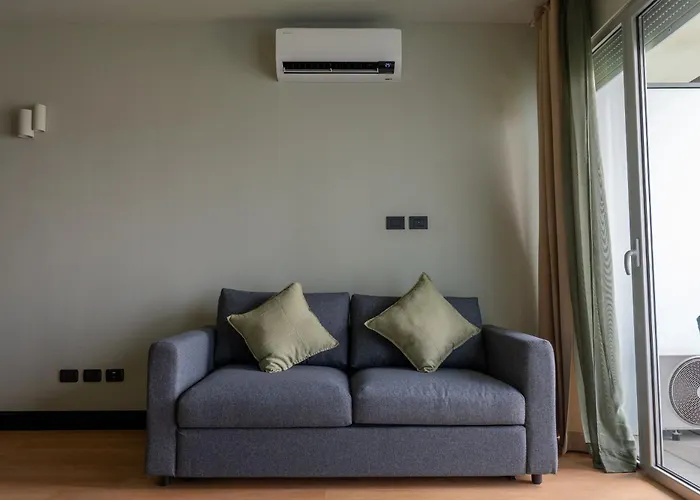 Skyline House - Free Parking & Terrace *