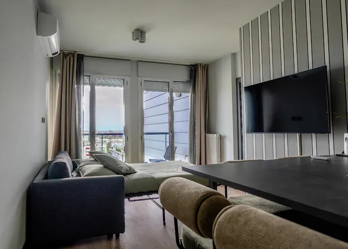 Skyline House - Free Parking & Terrace 밀라노