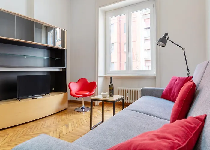 Elegant Near Bocconi Milán