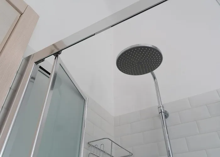 Elegant Near Bocconi