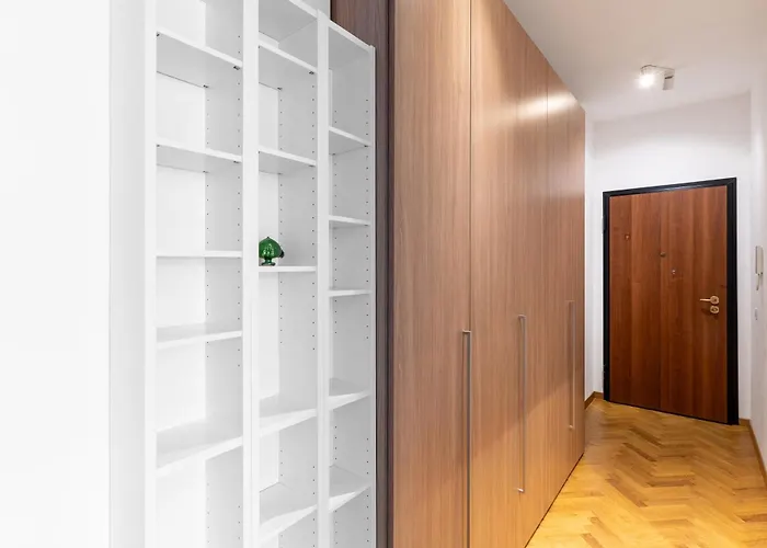 Elegant Near Bocconi Apartmán *