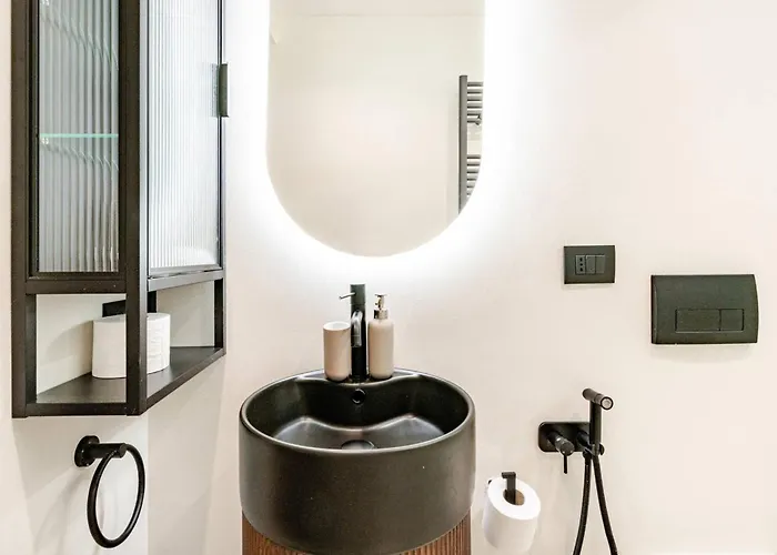 Elegant - Centro ميلان