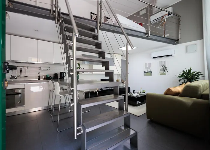 Urban House - Loft Navigli Restyled!