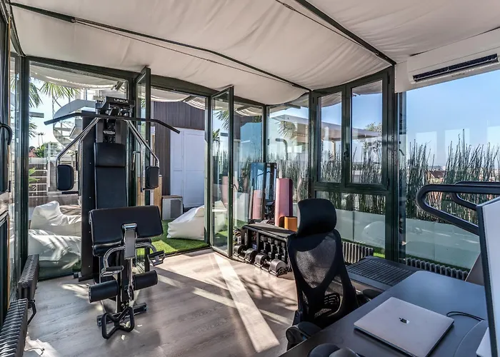 Апартаменты Skyjungle, Luxury Penthouse Private Pool And *