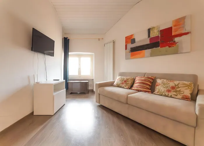 Appartement Cozy In Porta Genova - Via Vigevano Milaan