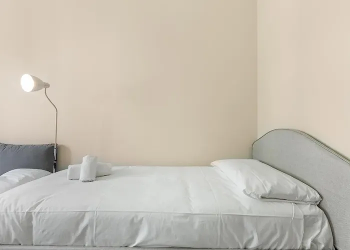 Tortona-metro Tolstoj 5min - Spacious 6 Guests - Wifi Apartmán Milán