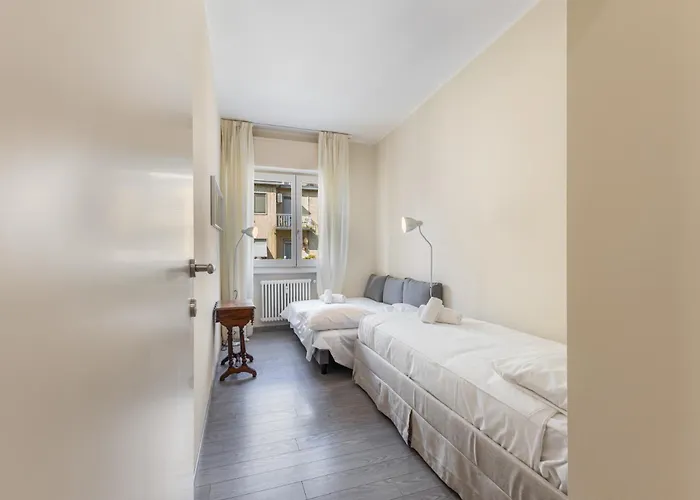 Tortona-metro Tolstoj 5min - Spacious 6 Guests - Wifi Apartmán Milán