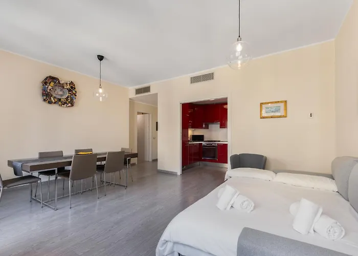 Tortona-metro Tolstoj 5min - Spacious 6 Guests - Wifi Apartmán