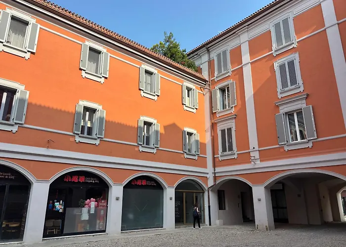 Quite And Lovely Attic - Paolo Sarpi 8 - Location