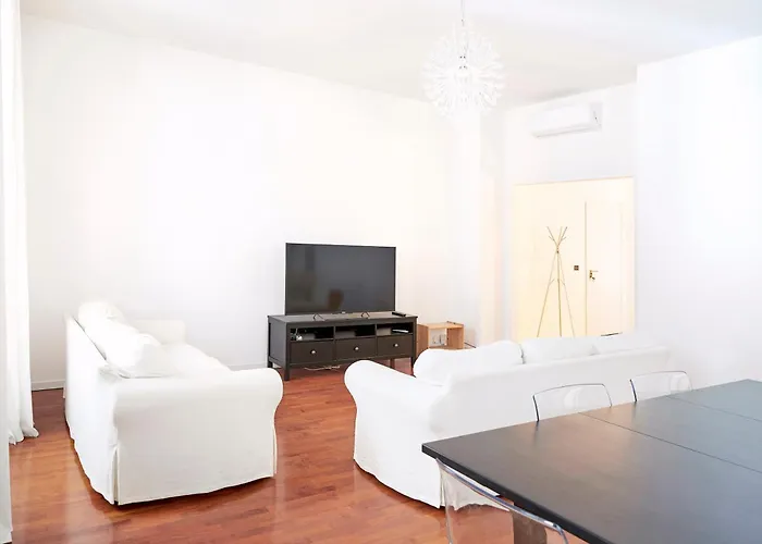 Superhouse Piazza Duomo Area *