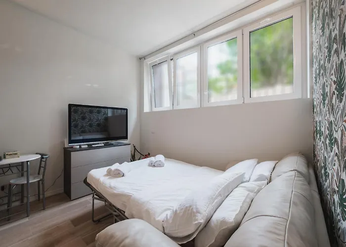 Modern 5 Min Walk From San Siro Stadium شقة ميلان