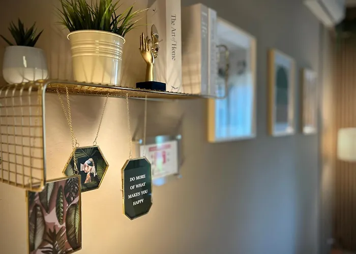 Apartament Pasitea - 1 Min Walk Tram To Duomo, Easy To Rho Fiera *