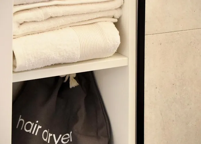 Apartament Pasitea - 1 Min Walk Tram To Duomo, Easy To Rho Fiera