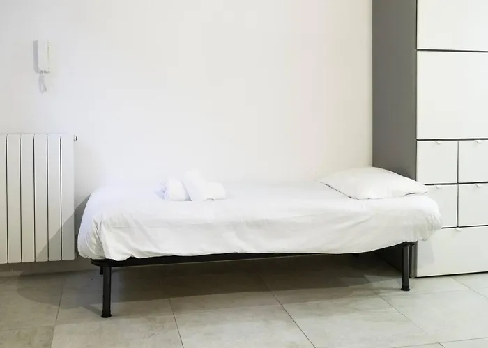 Vicino Metro M3 Brenta Apartmán *