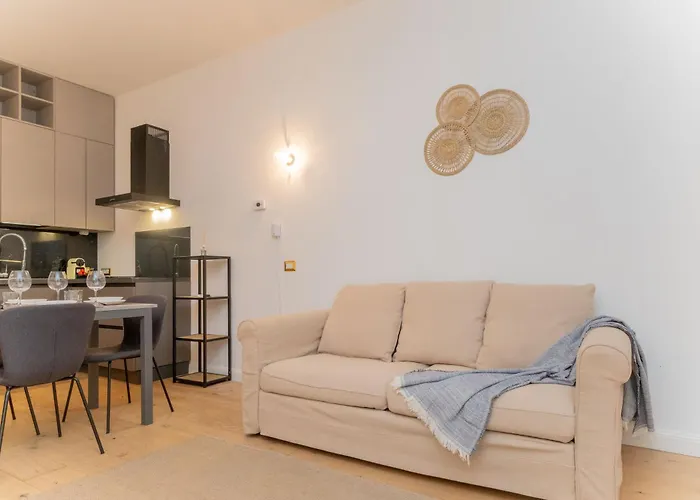 New Exclusive Fondazione Prada Tram To Duomo Apartment Milan