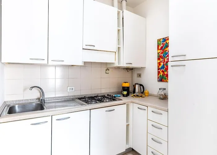 Apartament Trilocale Con Con Bagno Privato A 200m Dalla Metro *