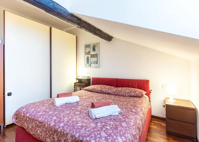 Apartament Trilocale Con Con Bagno Privato A 200m Dalla Metro *