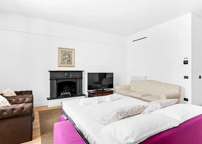 Luxury Penthouse - 5 Min To Duomo 公寓 *