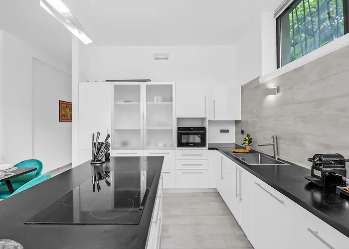 Luxury House Jacuzzi - * Milano