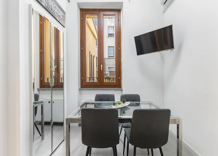 White - Duomo - 6 Posti ميلان