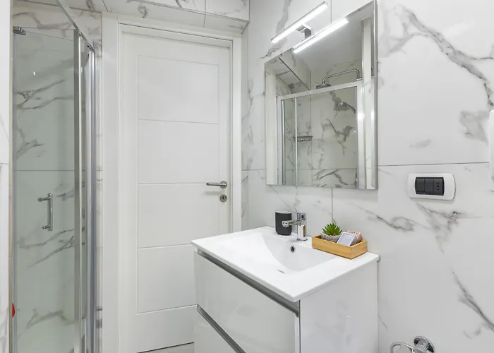 White - Duomo - 6 Posti *