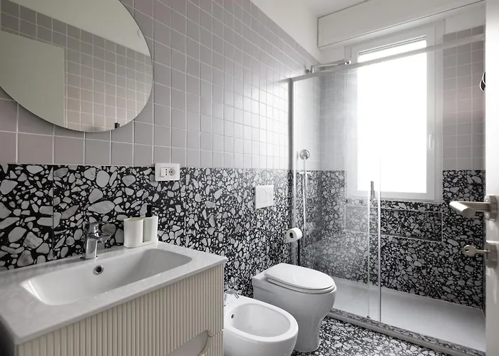 Guesthost - Mm2 Udine - Lovely מילאנו