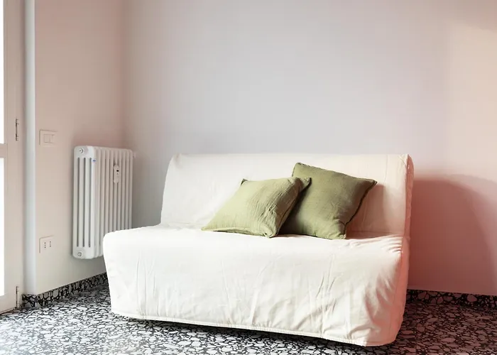 Guesthost - Mm2 Udine - Lovely מילאנו