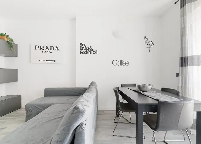 Guesthost - Bonola M1 Balcony Апартаменты Милан