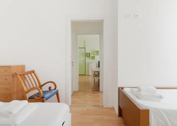 Guesthost - Mm1 Inganni Bright *