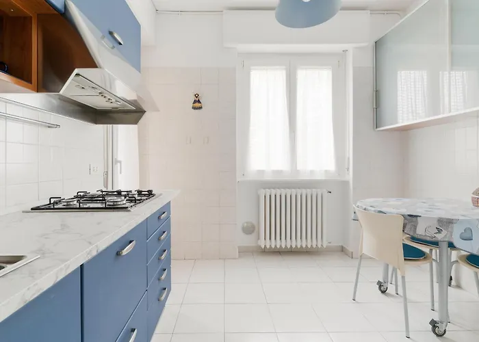 アパート Guesthost - Piazza Abbiategrasso Chiesa Rossa ミラノ