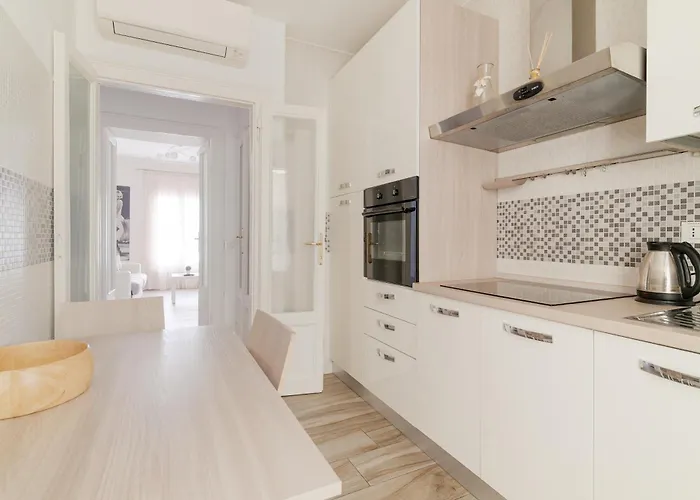 Guesthost - Cosy Porta Venezia & Buenos Aires!