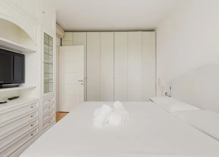 Guesthost- Universita Bocconi Terrace